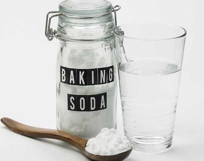 Baking Soda có công dụng rất tốt trong việc tẩy vết máu trên chăn ga gối nệm