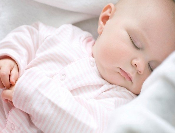 Nhu cầu về dinh dưỡng trẻ sơ sinh vượt qua nhu cầu ngủ trong 2 tháng đầu