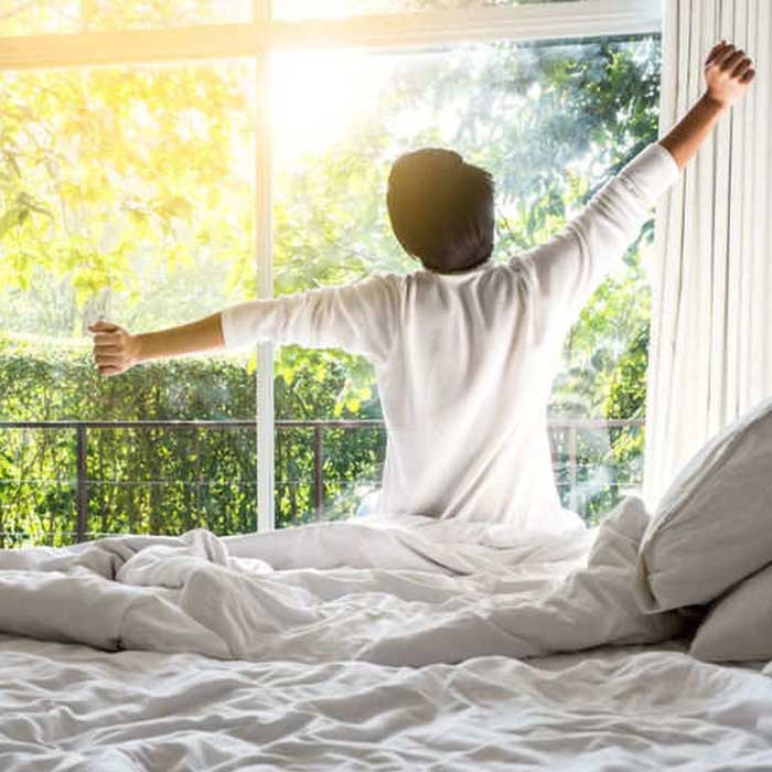 Làm thế nào để ngủ dậy không mệt? Hãy đánh thức mình bằng ánh sáng ban mai
