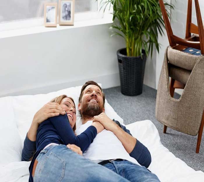 Hạn chế của việc nằm nệm dưới đất khi có đầy vi khuẩn và bụi bẩn