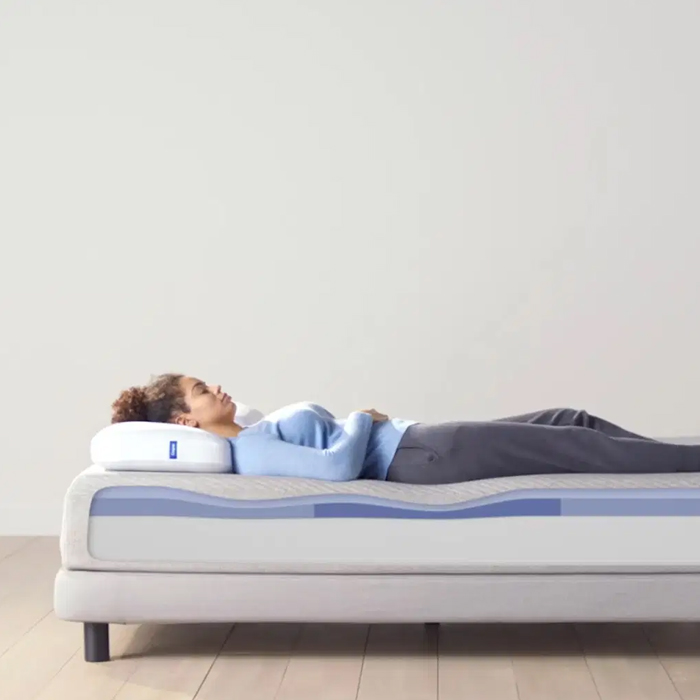 Cả 2 dòng sản phẩm đều được làm từ mủ cao su thiên nhiên có độ đàn hồi tốt