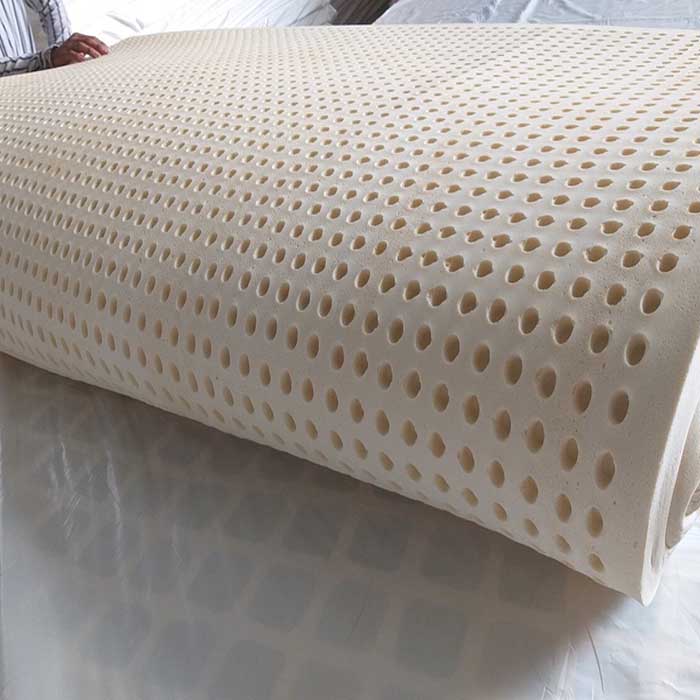 Việc xử lý nệm cao su khi ướt khá đơn giản