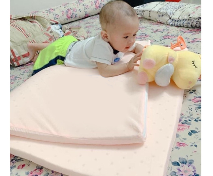Nệm cao su nhân tạo gần giống với cao su thiên nhiên nhưng giá lại rẻ hơn nhiều
