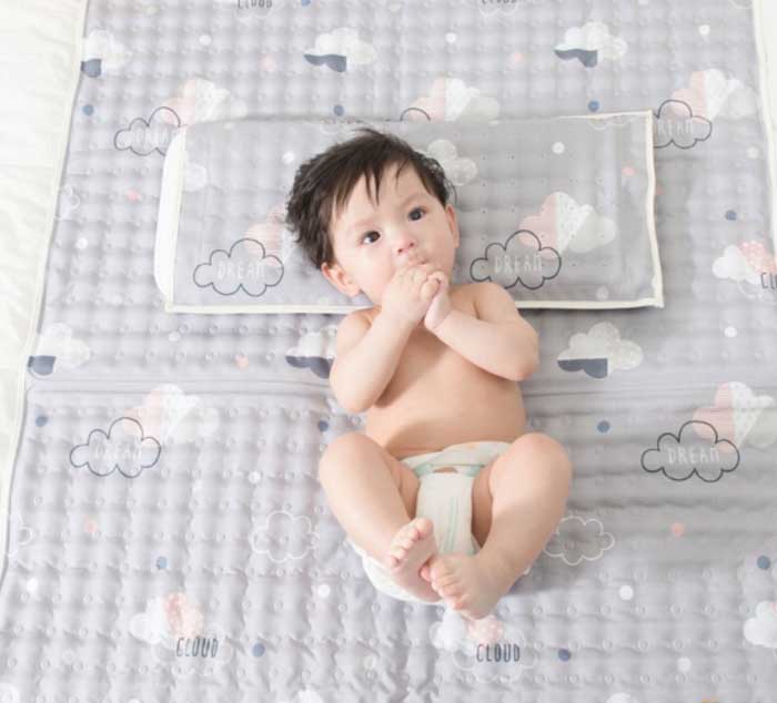 Ba mẹ cần tìm cho sản phẩm có khả năng làm mát, thoáng khí