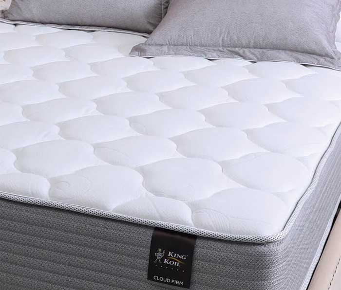 Nệm lò xo King Koil và Vinamattress đều có thời gian bảo hành 10 năm